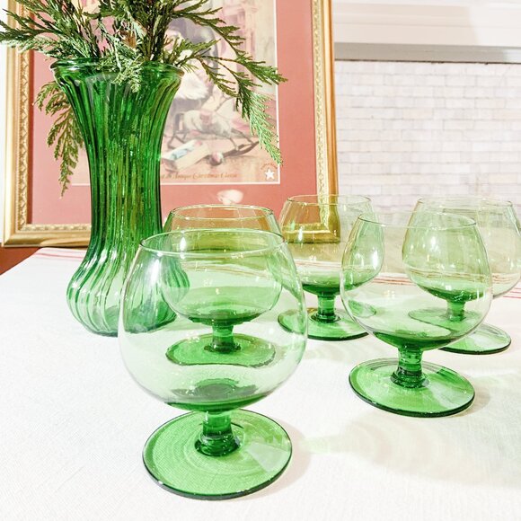Vintage Set of 4 Green Glass Brandy Glasses / Spirit Glasses / Brandy Snifters - Picture 5 of 10